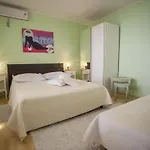 Komfortable Mit Terrasse In Bidol By Interhome * Makarska