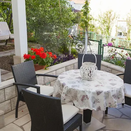 Komfortable Mit Terrasse In Bidol By Interhome Apartament Makarska