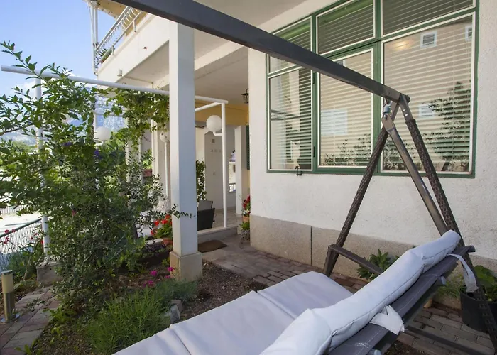 Komfortable Mit Terrasse In Bidol By Interhome * Makarska
