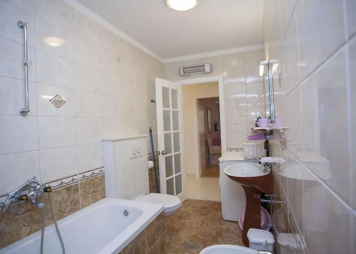 Apartment Komfortable Mit Terrasse In Bidol By Interhome