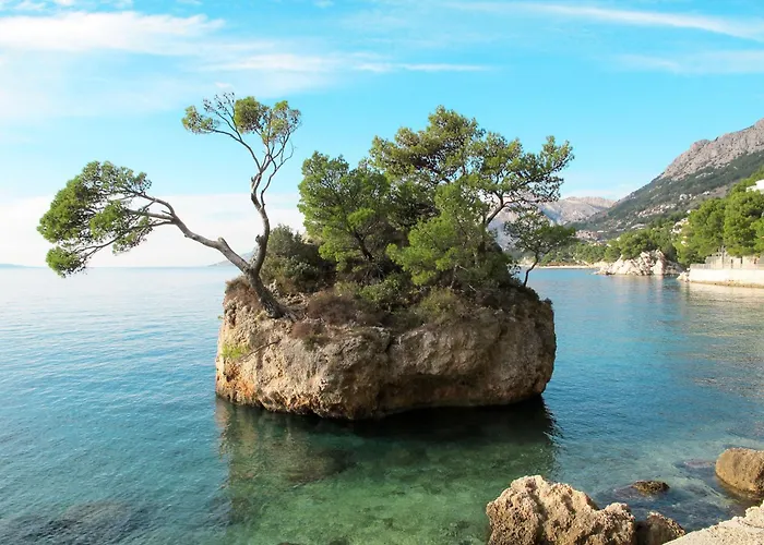 Apartment Komfortable Mit Terrasse In Bidol By Interhome Makarska