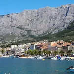 Komfortable Mit Terrasse In Bidol By Interhome * Makarska