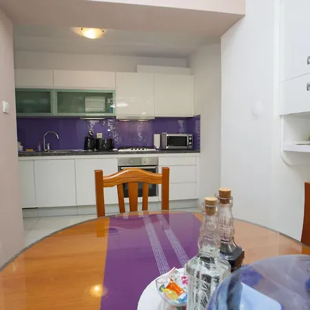 Komfortable Mit Terrasse In Bidol By Interhome Appartement *
